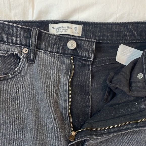 Abercrombie and Fitch ultra high-rise ankle straight Pant - Picture 2 of 4